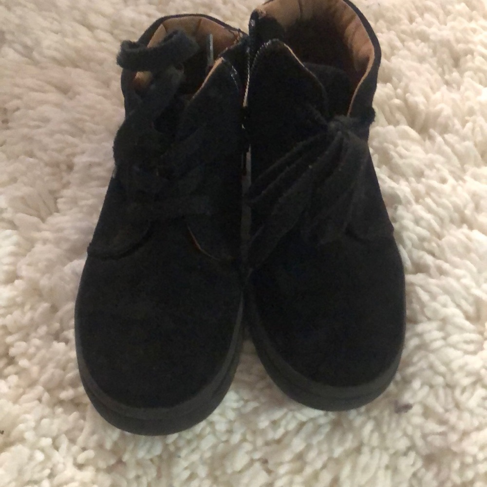 Shoes - Picture 2 of 5